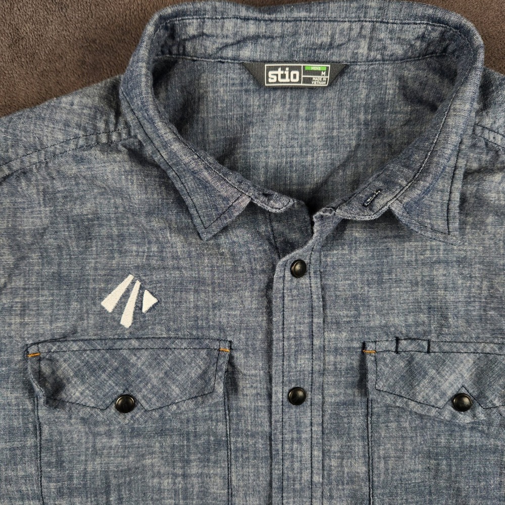 Stio‎ Ashton Chambray Shirt Mens Medium Blue Organic Cotton Snap Up Western Work
